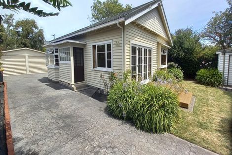 Photo of property in 60 Sandwich Road, Beckenham, Christchurch, 8023