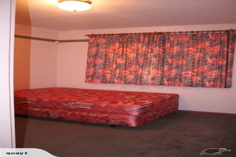 Photo of property in 25 Montreal Grove, Kingston, Wellington, 6021