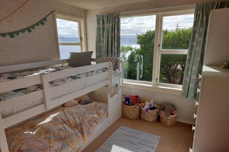 Photo of property in 7 Glenville Road, Karaka Bays, Wellington, 6022