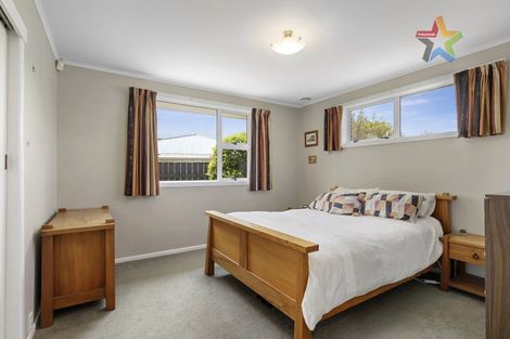 Photo of property in 6 Peach Tree Grove, Maungaraki, Lower Hutt, 5010