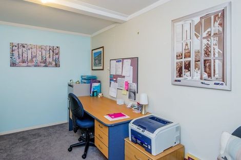 Photo of property in 137 Seaview Road, Paraparaumu Beach, Paraparaumu, 5032