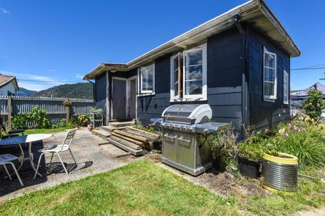 Photo of property in 81 Waller Street, Murchison, 7007