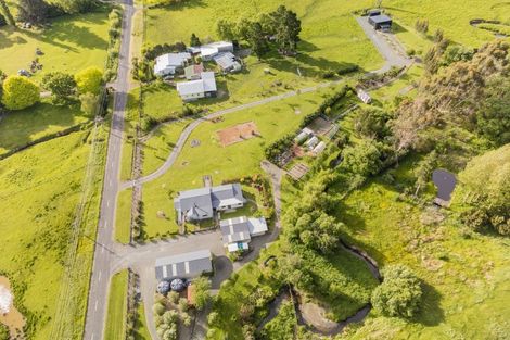 Photo of property in 100 Cole Street, Dannevirke, 4930