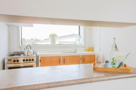 Photo of property in 42 Sycamore Drive, Sunnynook, Auckland, 0620