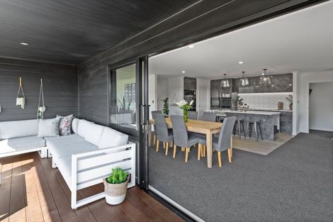 Photo of property in High Street South, Carterton, 5713