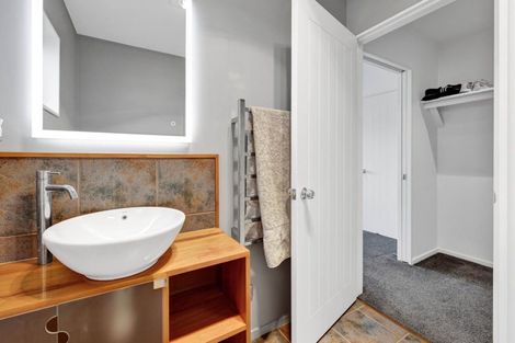 Photo of property in 201 Heta Road, Merrilands, New Plymouth, 4312