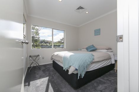 Photo of property in 6 Applemoors Way, Riverhead, 0820