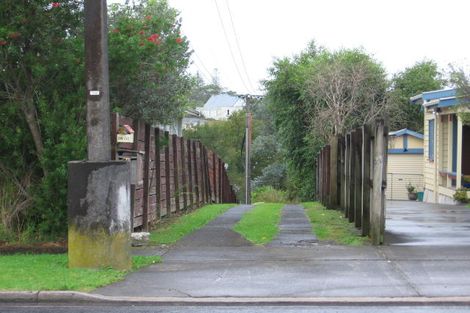 Photo of property in 26 Woodglen Road, Glen Eden, Auckland, 0602