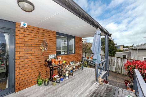 Photo of property in 2/75 Hine Street, New Plymouth, 4310