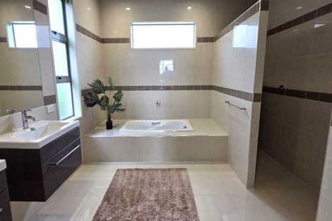 Photo of property in 34 Holcombrooke Lane, Welcome Bay, Tauranga, 3175