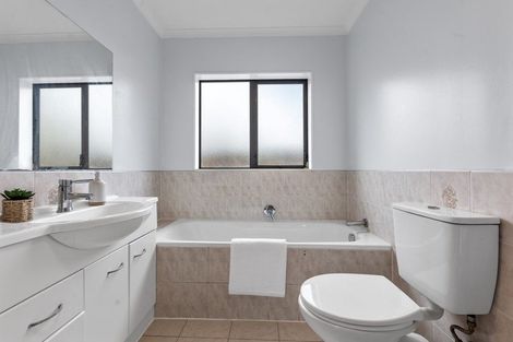 Photo of property in 628a Te Atatu Road, Te Atatu Peninsula, Auckland, 0610