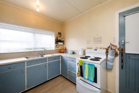 Photo of property in 35 Mcgiffert Street, Palmerston North, 4410