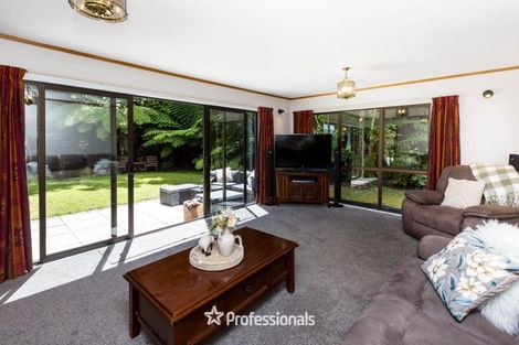 Photo of property in 8 King Charles Drive, Kingsley Heights, Upper Hutt, 5018