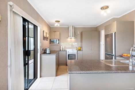 Photo of property in 5 Booth Crescent, Tuakau, 2121