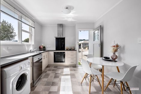 Photo of property in 2/121 Clouston Park Road, Clouston Park, Upper Hutt, 5018