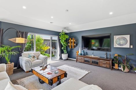Photo of property in 8 Otupoa Way, Paraparaumu, 5032