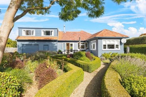 Photo of property in 72 Aorangi Road, Bryndwr, Christchurch, 8053