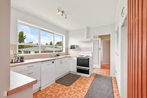 Photo of property in 16 Elliott Crescent, Owhata, Rotorua, 3010