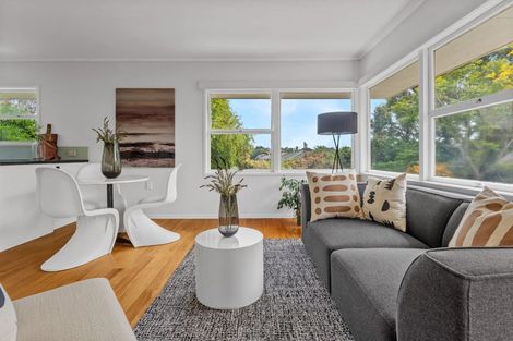 Photo of property in 1/9a Eversleigh Road, Belmont, Auckland, 0622