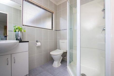 Photo of property in 23 Medallion Drive, Oteha, Auckland, 0632