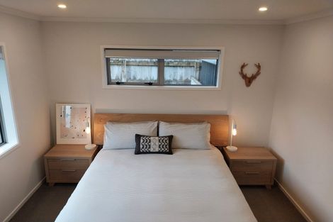 Photo of property in 92 Sunstone Crescent, Timberlea, Upper Hutt, 5018