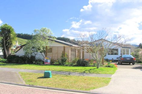 Photo of property in 135 Everitt Crescent, Whangamata, 3620