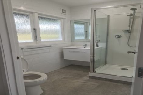 Photo of property in 15 Crompton Road, Massey, Auckland, 0614