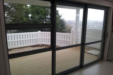 Photo of property in 124 Browns Bay Road, Rothesay Bay, Auckland, 0630