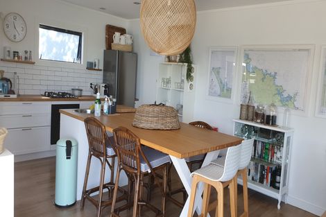 Photo of property in 7a Bush Point Road, Cable Bay, 0420