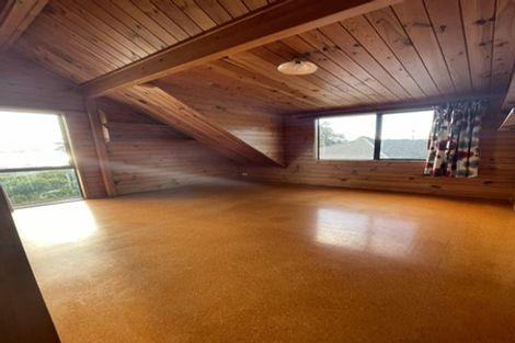 Photo of property in 2 Twin Wharf Road, Herald Island, Auckland, 0618