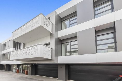 Photo of property in 2/30 Peterborough Street, Christchurch Central, Christchurch, 8013