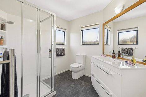 Photo of property in 6 Voyager Way, Whitby, Porirua, 5024