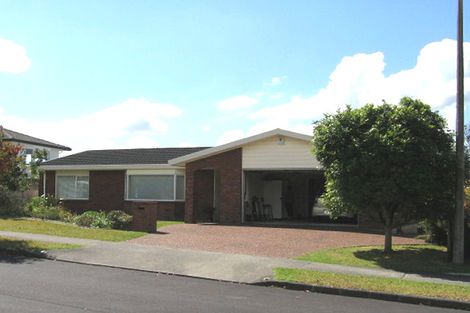 Photo of property in 64 Whiting Grove, West Harbour, Auckland, 0618