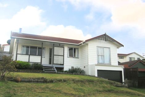 Photo of property in 11 Cathie Place, Karori, Wellington, 6012