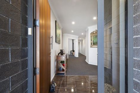 Photo of property in 25 Trump Place, Kelvin Grove, Palmerston North, 4414