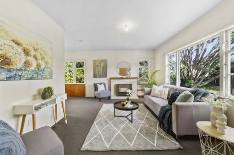 Photo of property in 4 Bracken Road, Newlands, Wellington, 6037