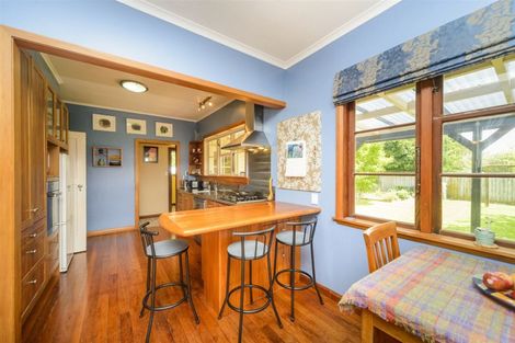 Photo of property in 11 Park Road, West End, Palmerston North, 4412