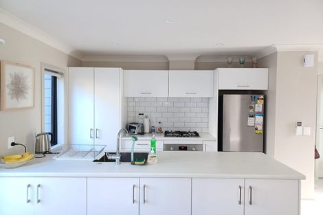 Photo of property in 23 Brindle Way, Newlands, Wellington, 6037