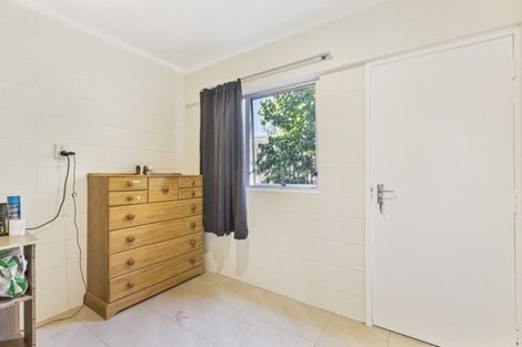 Photo of property in 17 Freshney Place, Hillpark, Auckland, 2102