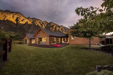 Photo of property in 12 Pendeen Crescent, Jacks Point, Queenstown, 9371