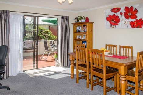Photo of property in 16 Severn Street, Green Island, Dunedin, 9018