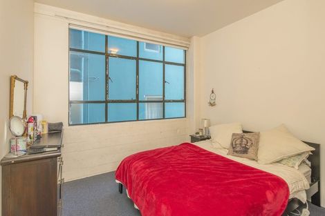 Photo of property in Endeavour Apartments, 20/125 Thorndon Quay, Pipitea, Wellington, 6011