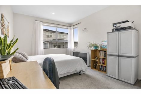 Photo of property in 33 Takurua Terrace, Orewa, 0931