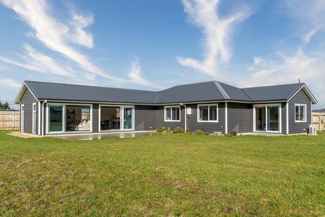 Photo of property in 17 Mill Grove, Clareville, Carterton, 5713