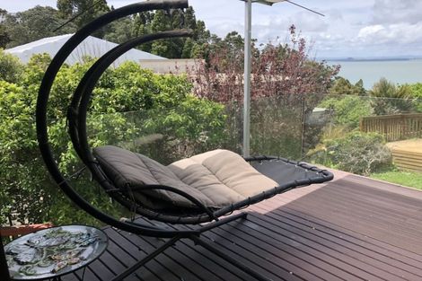 Photo of property in 194 Cliff Drive, Green Bay, Auckland, 0604