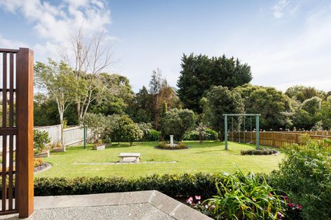 Photo of property in 63 Pacific Drive, Fitzherbert, Palmerston North, 4410