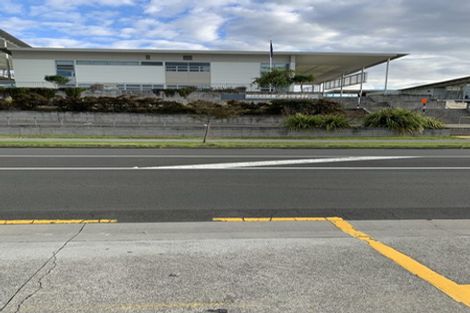 Photo of property in 1 Seresin Crescent, Flat Bush, Auckland, 2016