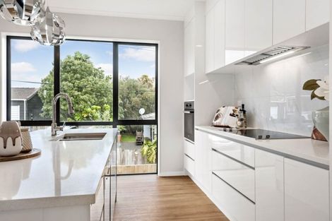 Photo of property in 408b East Coast Road, Sunnynook, Auckland, 0630