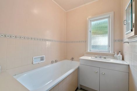 Photo of property in 63 Manuka Crescent, Wanaka, 9305