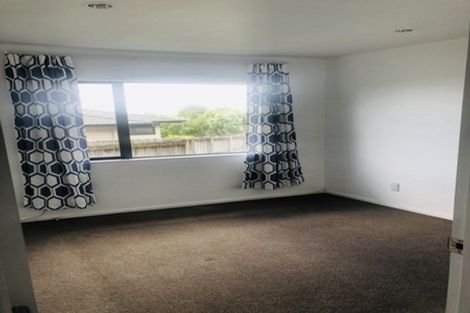 Photo of property in 21a Cityview Place, Massey, Auckland, 0614